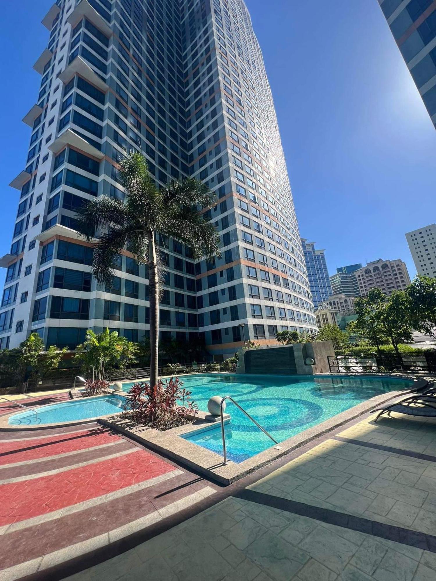 Apartment One Bedroom With Stunning Views On 38th Floor In Eastwood Metro