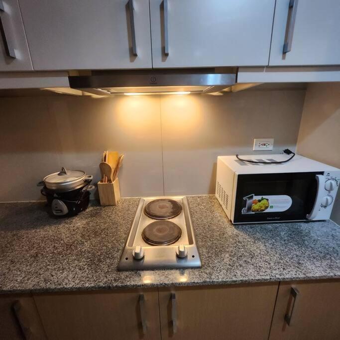 Chic 1br In Bgc. Apartment *