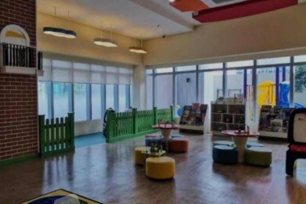 Chic 1br In Bgc. Apartment