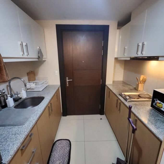 Chic 1br In Bgc. * Manila