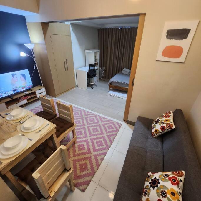Apartment Chic 1br In Bgc. *
