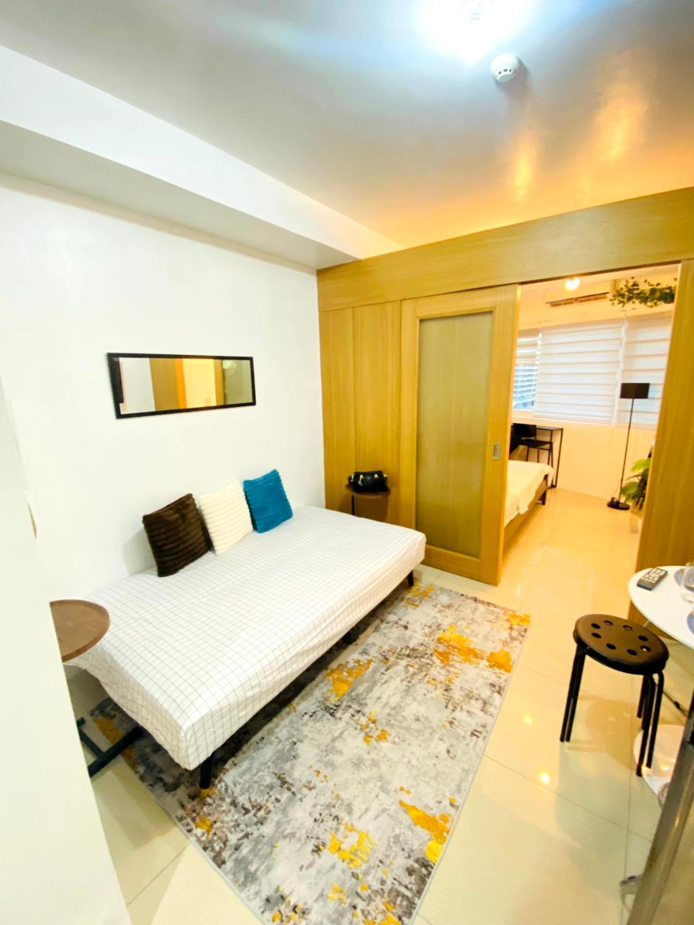 D'hideout In Shell Residences Moa Pasay