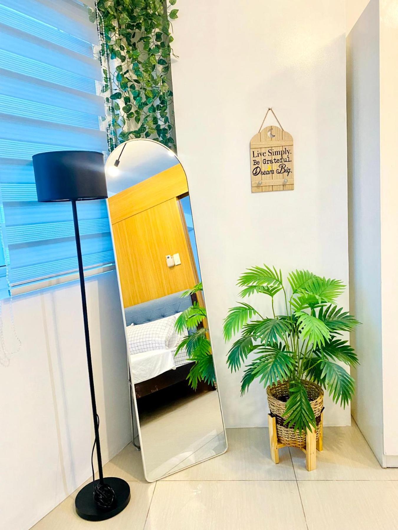 D'hideout In Shell Residences Moa Pasay Manila