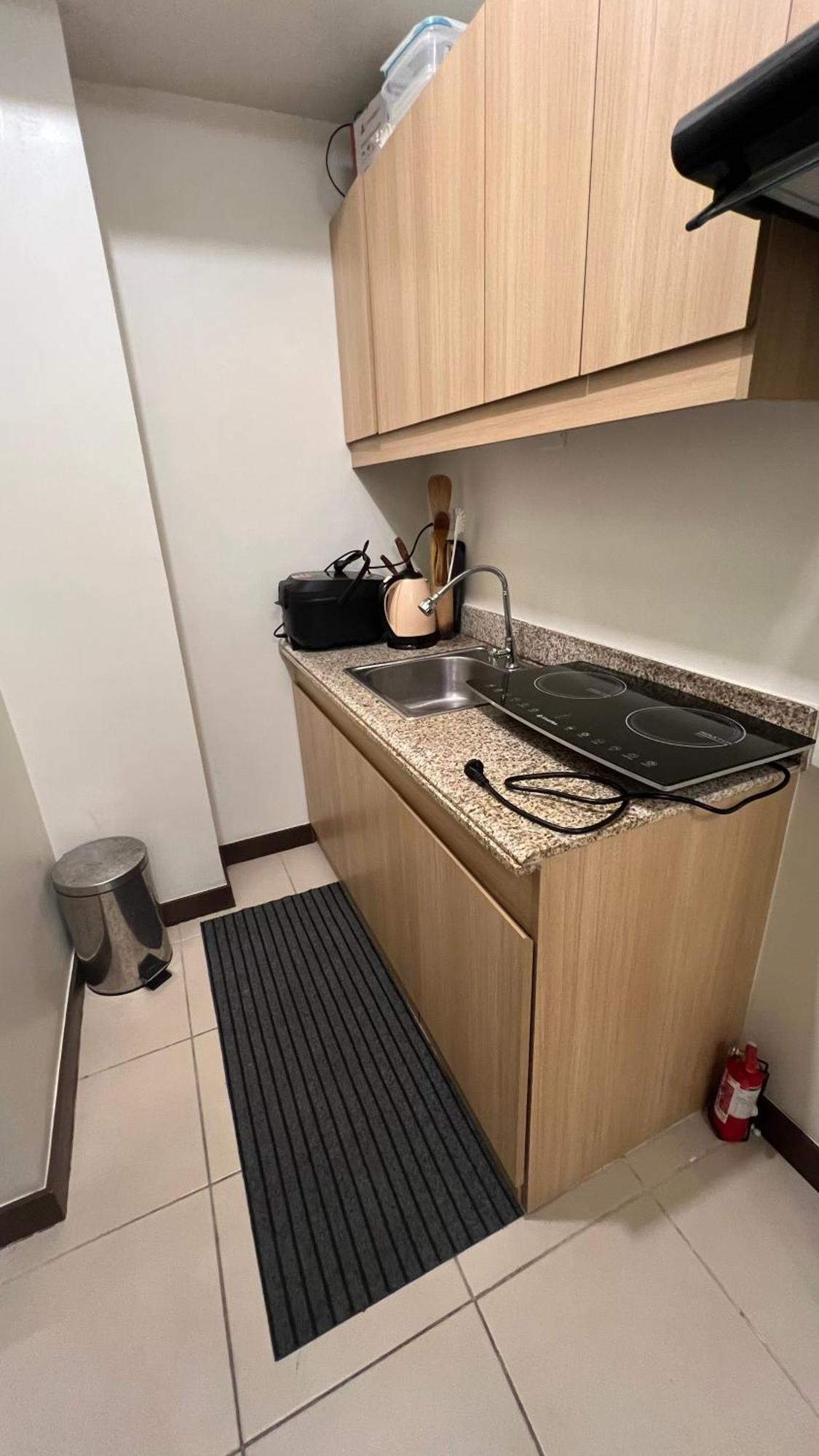 Brixton Place, Weston Tower Apartment Manila
