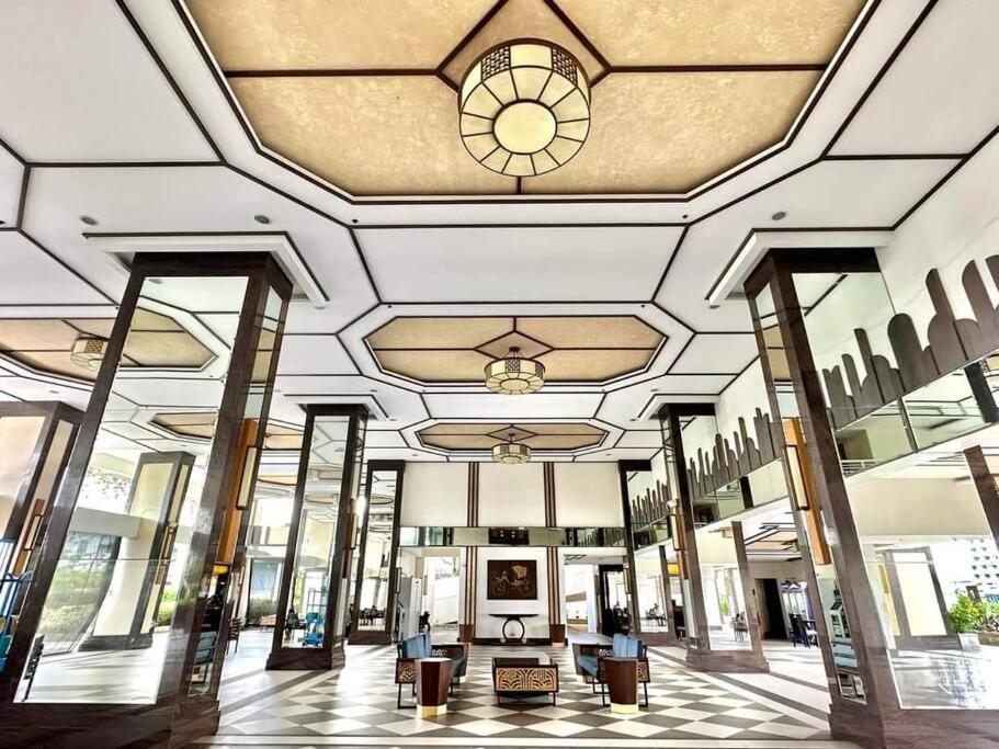 Apartment Elegant & Spacious Two-Bedroom Condo At Torre De Manila Condo With Breathtaking Views, Perfect For Relaxation & Comfort *