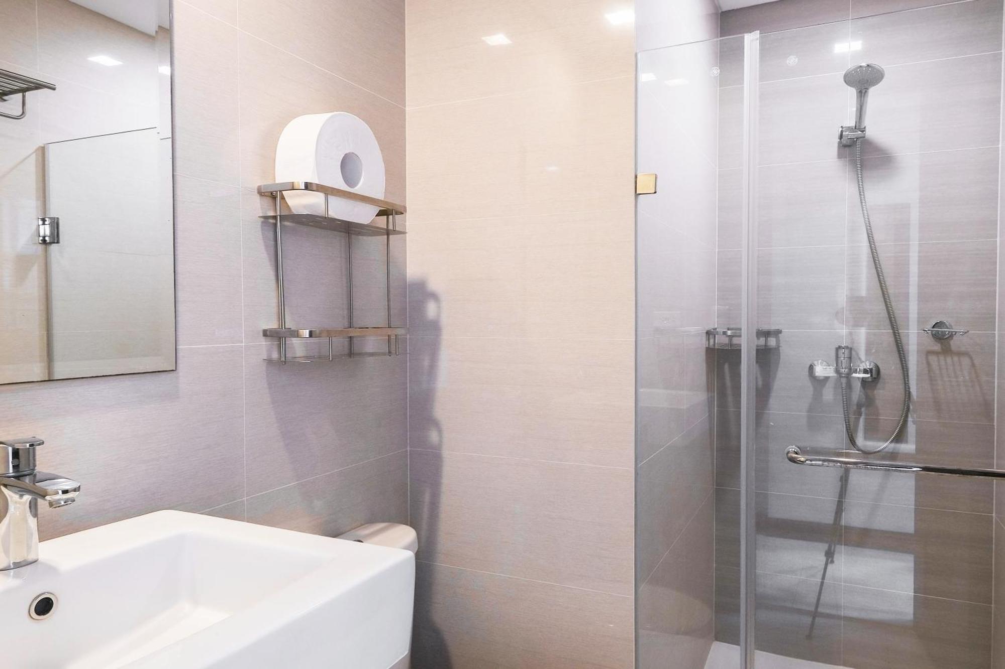 Tess And Tessha Condotel Near T3 Airport Apartment Manila