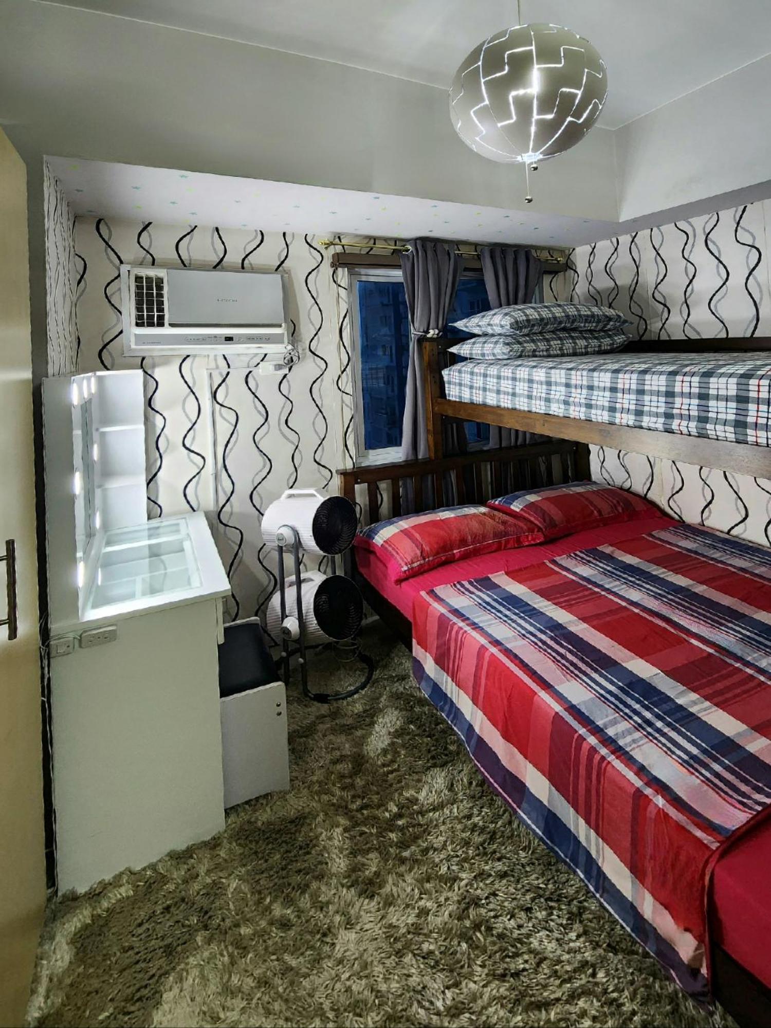 High-tech At Grass Residences -2 Persons Only, Quezon Apartment *