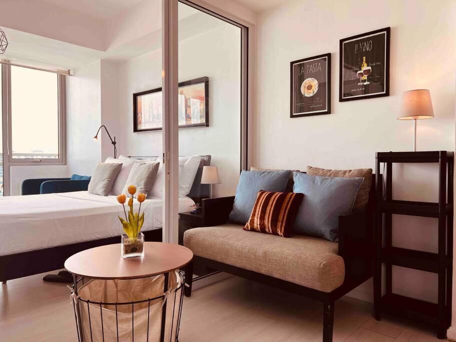 One Elegant 1bhk With View In Azure Urban And Residences
