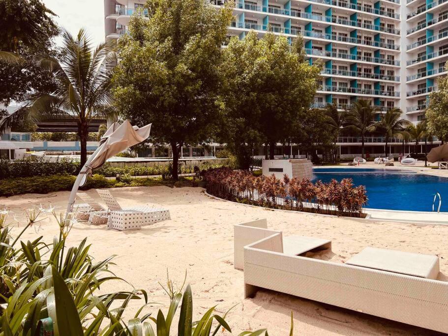 Apartment One Elegant 1bhk With View In Azure Urban And Residences Manila