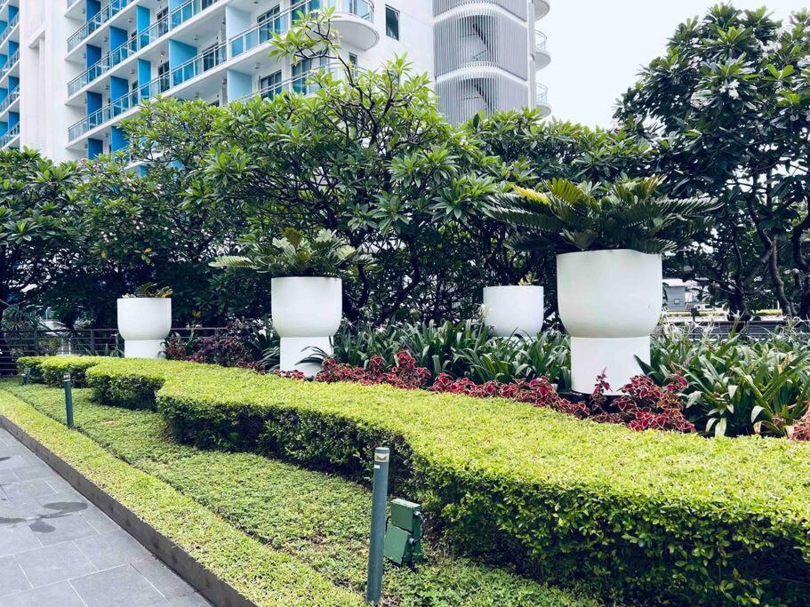 One Elegant 1bhk With View In Azure Urban And Residences Manila