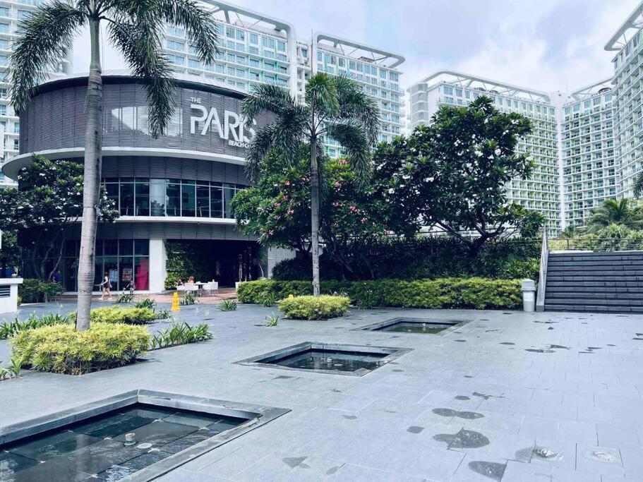 One Elegant 1bhk With View In Azure Urban And Residences