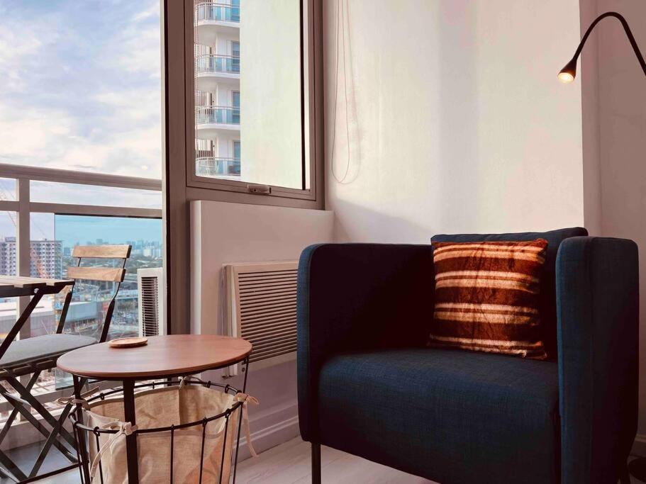 Apartment One Elegant 1bhk With View In Azure Urban And Residences *