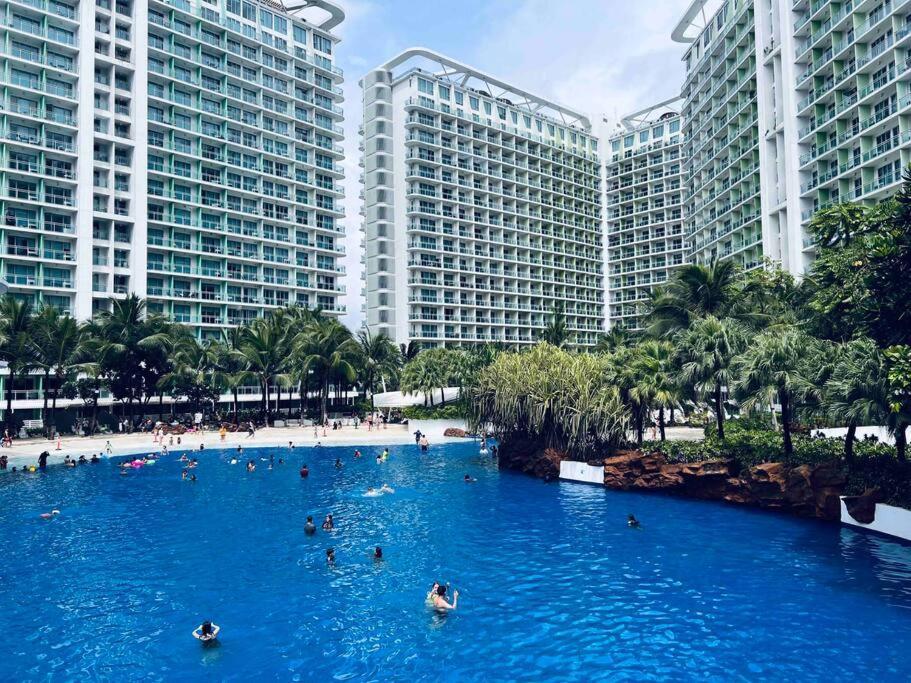 One Elegant 1bhk With View In Azure Urban And Residences Apartment Manila