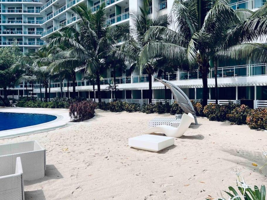 One Elegant 1bhk With View In Azure Urban And Residences