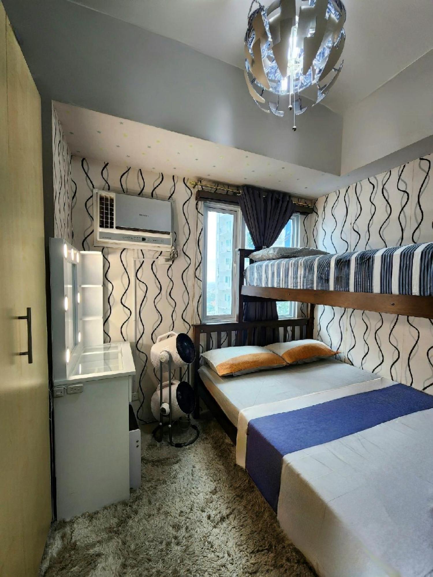 High-tech At Grass Residences -2 Persons Only, Quezon Apartment *