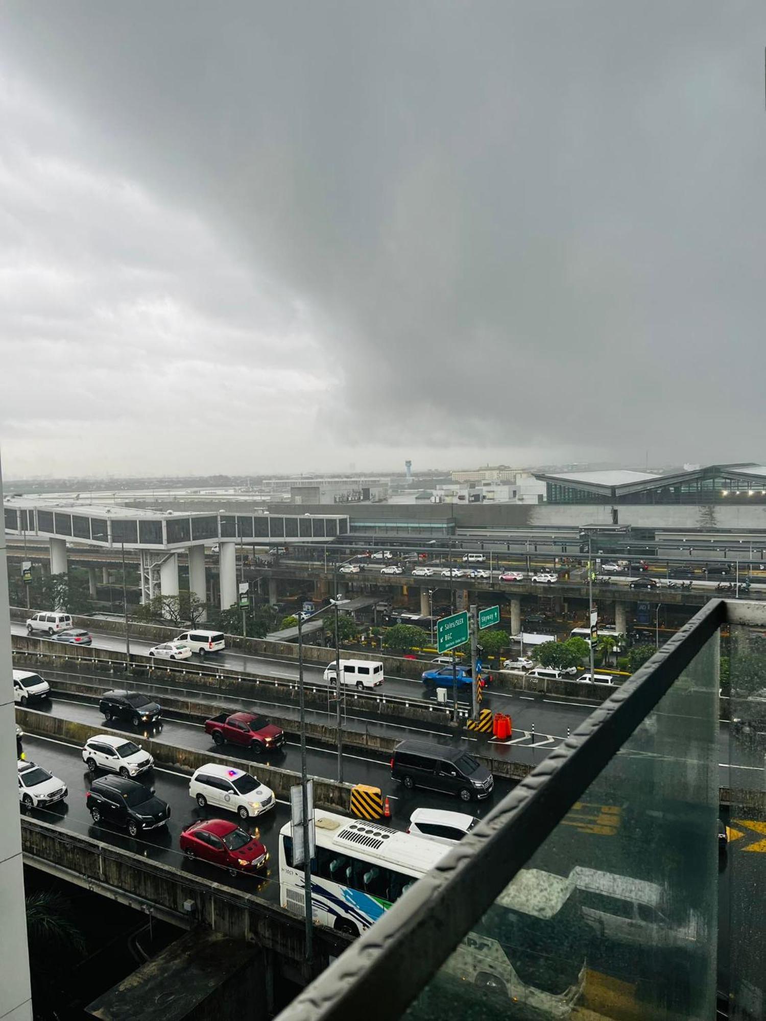 One Palm Tree - 9th Fl With Balcony - Across Terminal 3 Airport * Manila