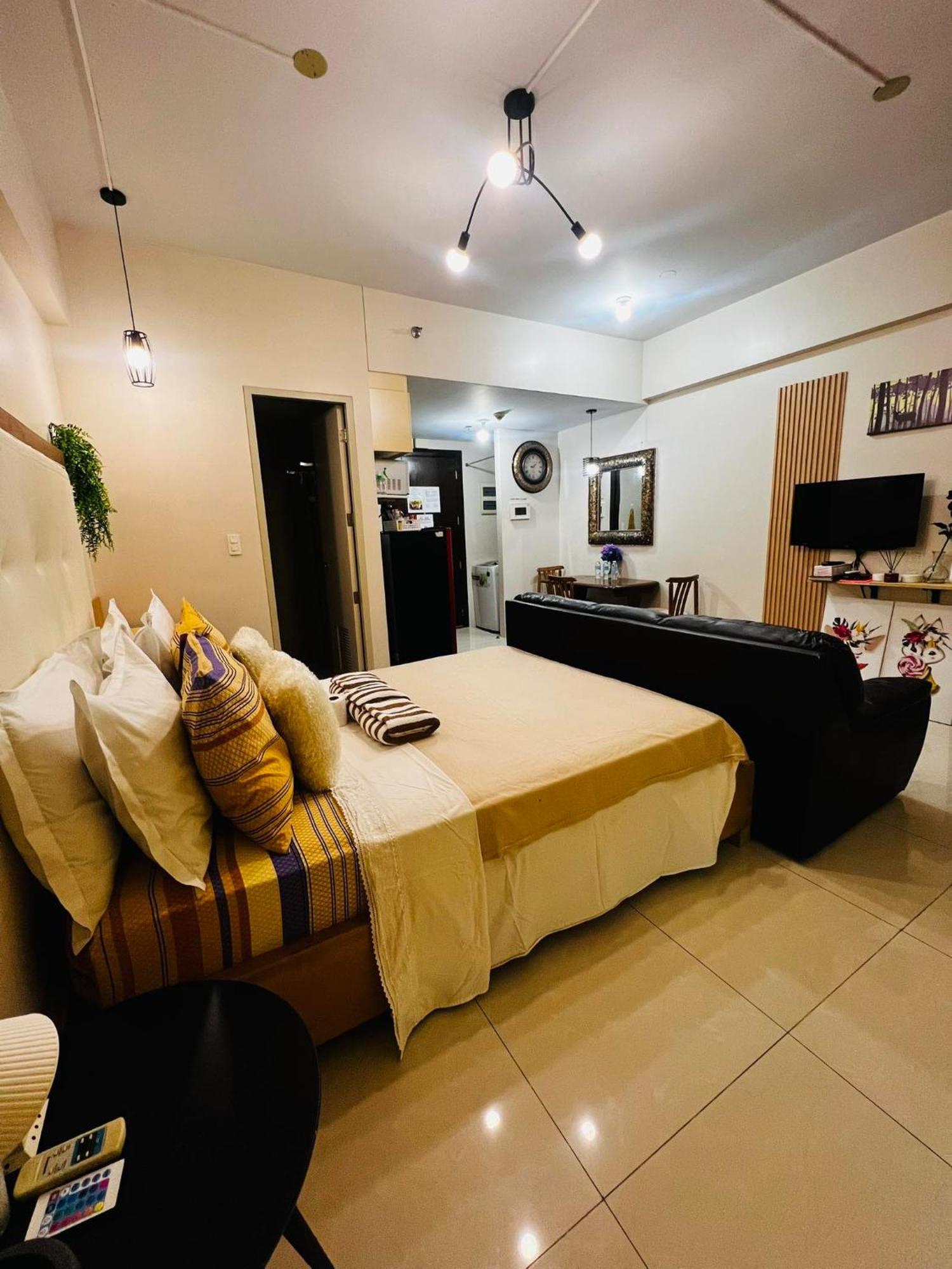 Apartment One Palm Tree - 9th Fl With Balcony - Across Terminal 3 Airport *