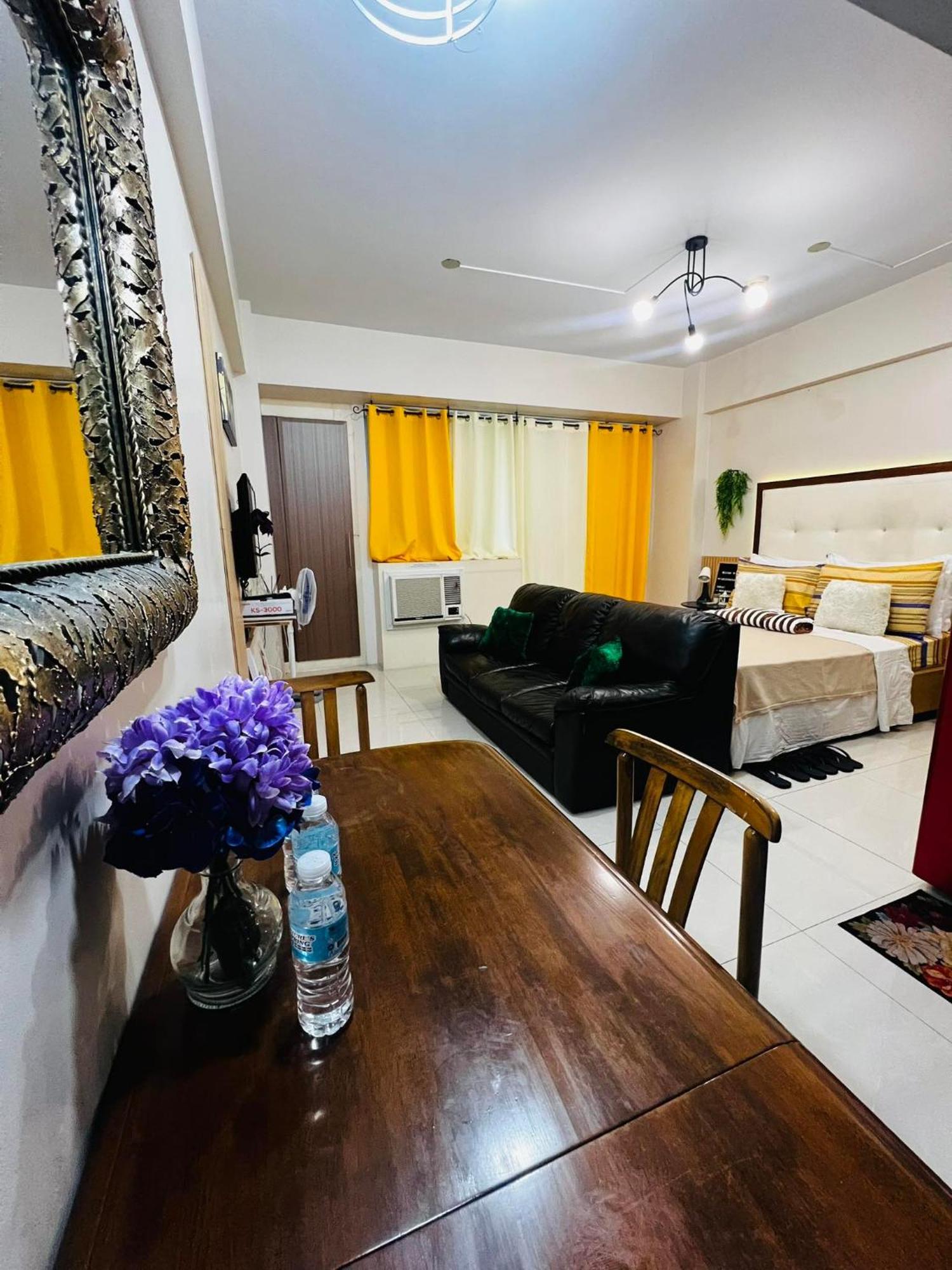 One Palm Tree - 9th Fl With Balcony - Across Terminal 3 Airport *