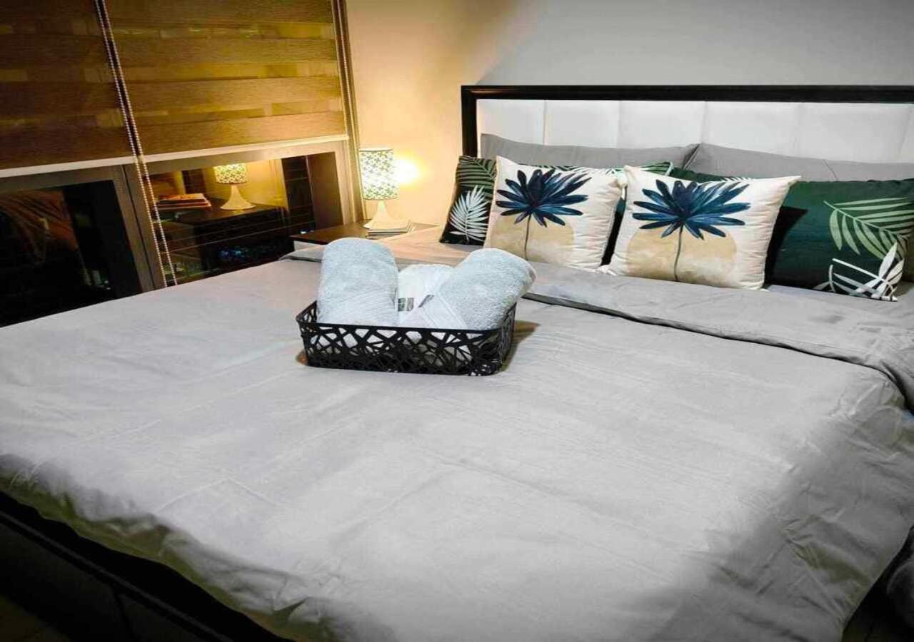 Apartment Avery's Place @ One Eastwood Avenue Manila