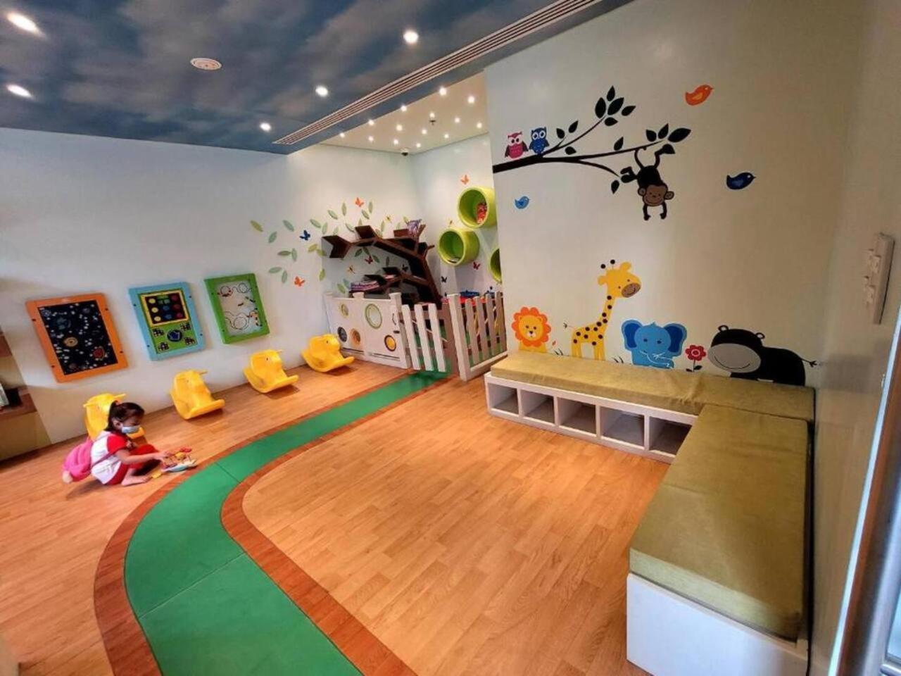 Avery's Place @ One Eastwood Avenue Apartment *