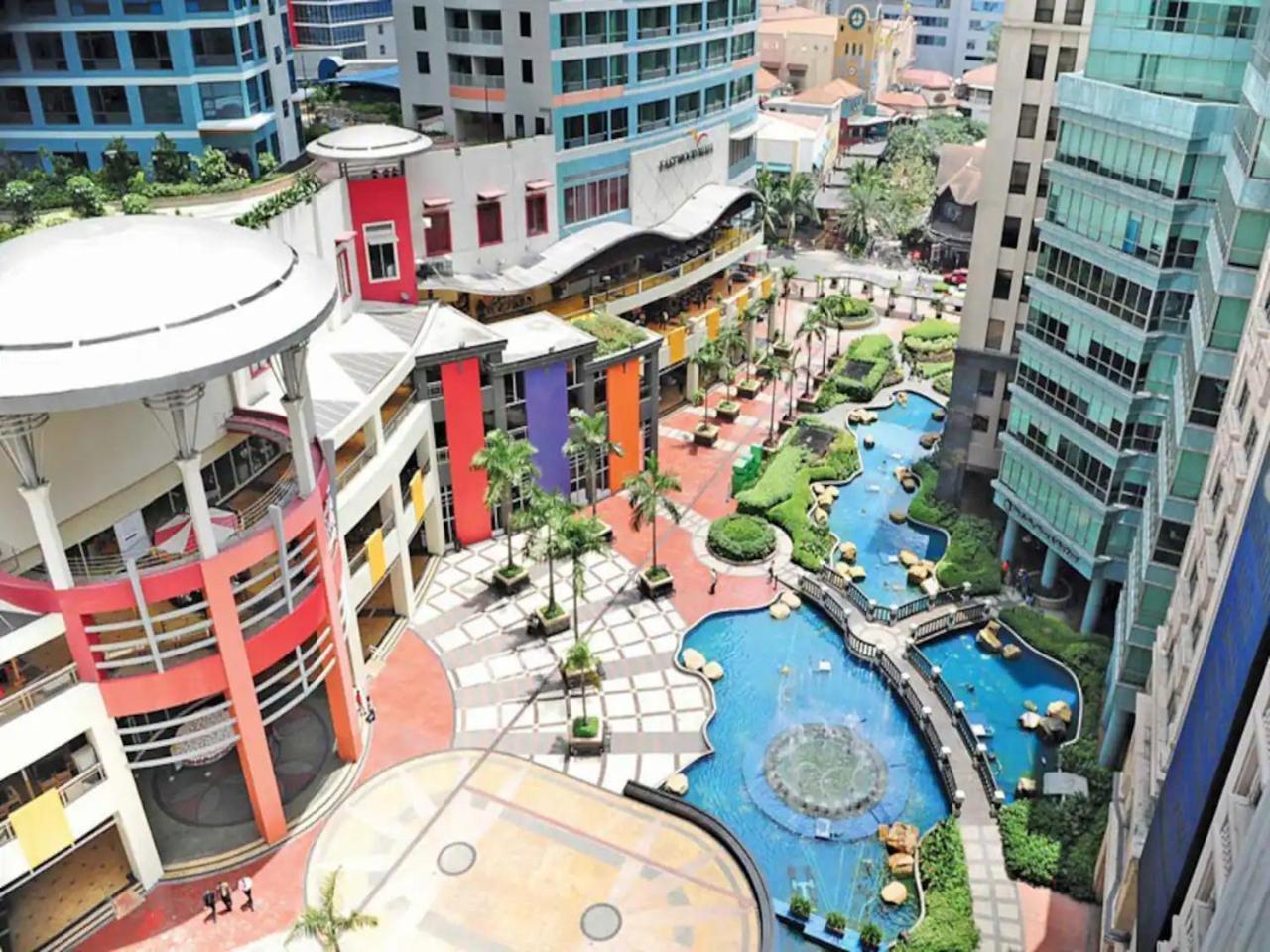 Apartment Avery's Place @ One Eastwood Avenue *