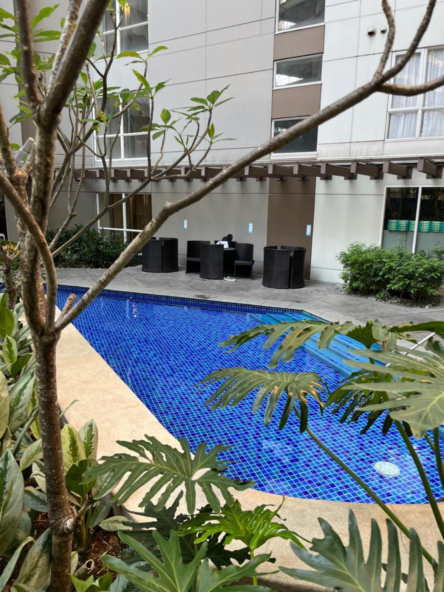 Camari Mandaluyong Staycation 2 With Ps4, 400mbps Wifi, Pool, Netflix Near Mrt Boni, Bgc, Megamall, Makati * Manila