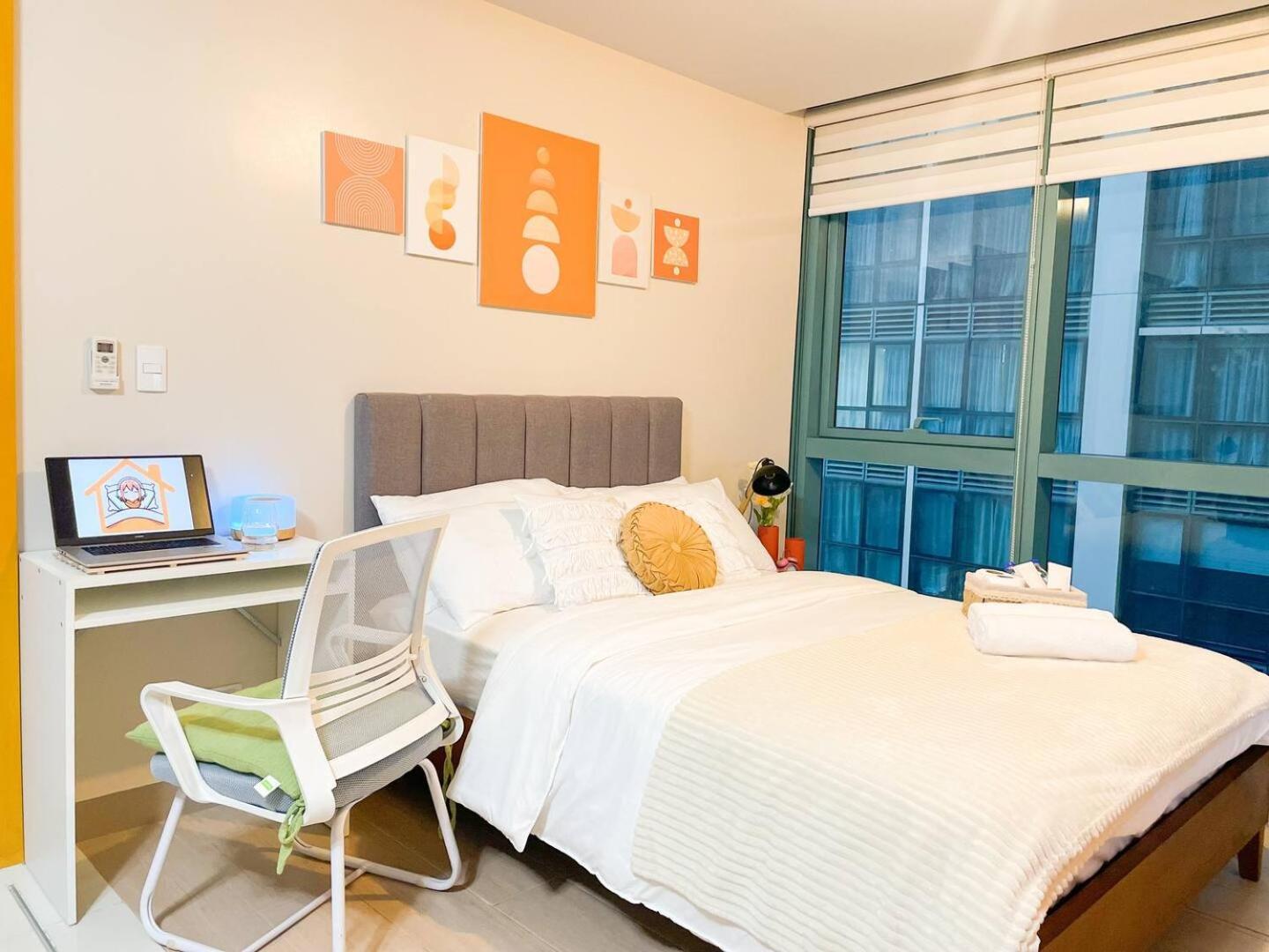Bgc's Near Uptown Mall #oursw15o Holiday home Manila