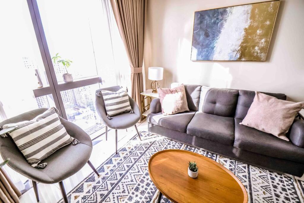 New Modern Luxurious 2bedroom In Eastwood Manila
