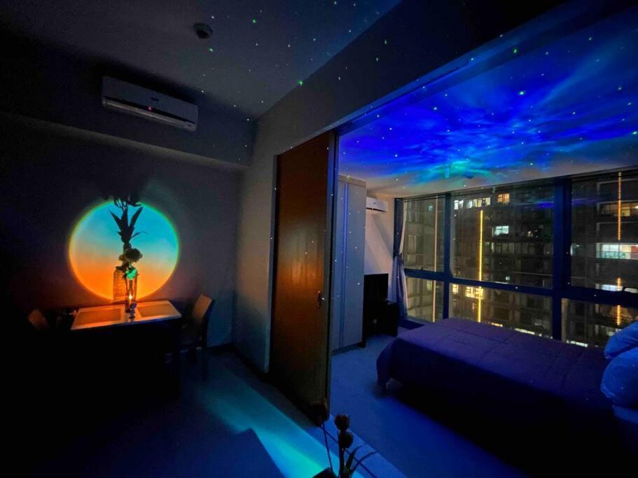 1-bedroom Glass View Beside Grand Hyatt Bgc *