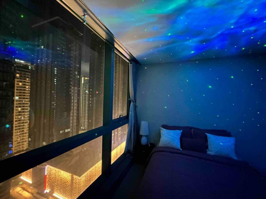 1-bedroom Glass View Beside Grand Hyatt Bgc Apartment