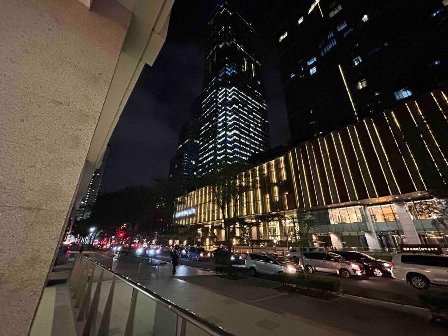 1-bedroom Glass View Beside Grand Hyatt Bgc Manila