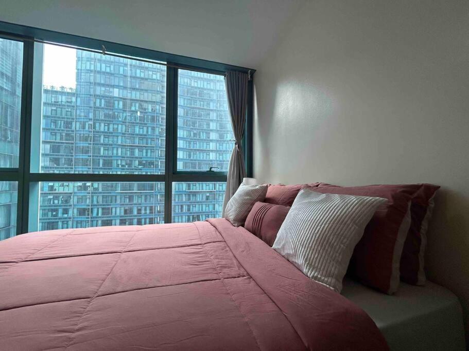 Apartment 1-bedroom Glass View Beside Grand Hyatt Bgc Manila