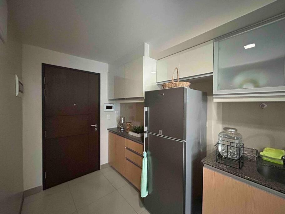 Apartment 1-bedroom Glass View Beside Grand Hyatt Bgc *