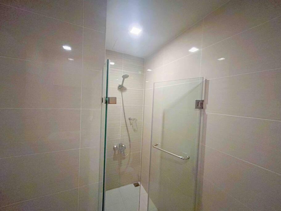 Apartment 1-bedroom Glass View Beside Grand Hyatt Bgc Manila