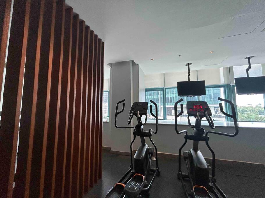 1-bedroom Glass View Beside Grand Hyatt Bgc Manila