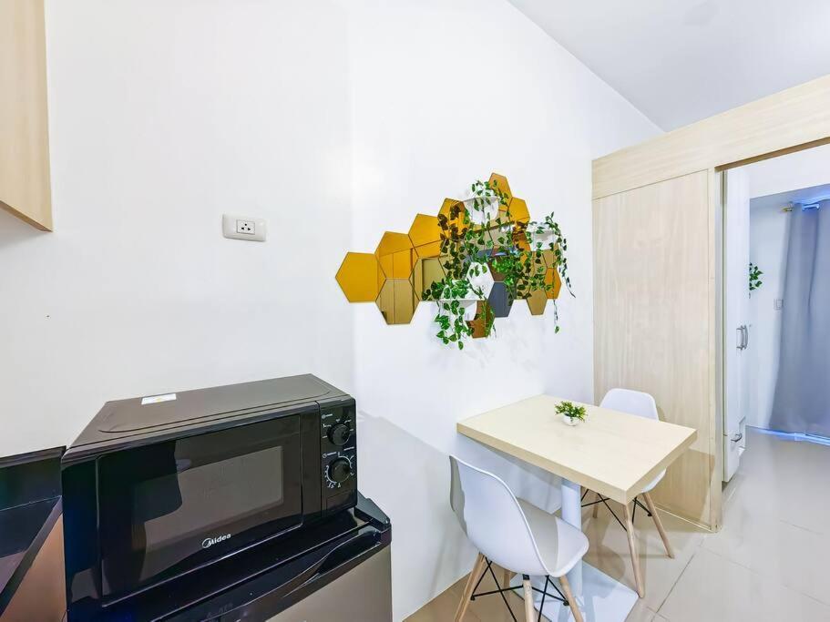 1br Condotel W/ Balcony Sm Light Residences -lt06 Apartment *