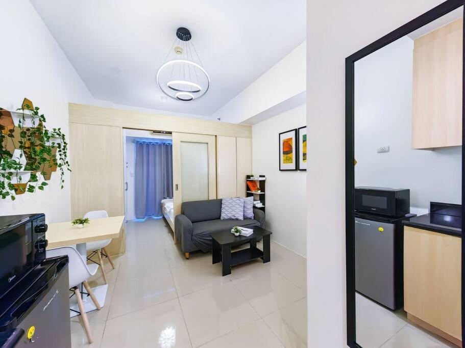 1br Condotel W/ Balcony Sm Light Residences -lt06 *