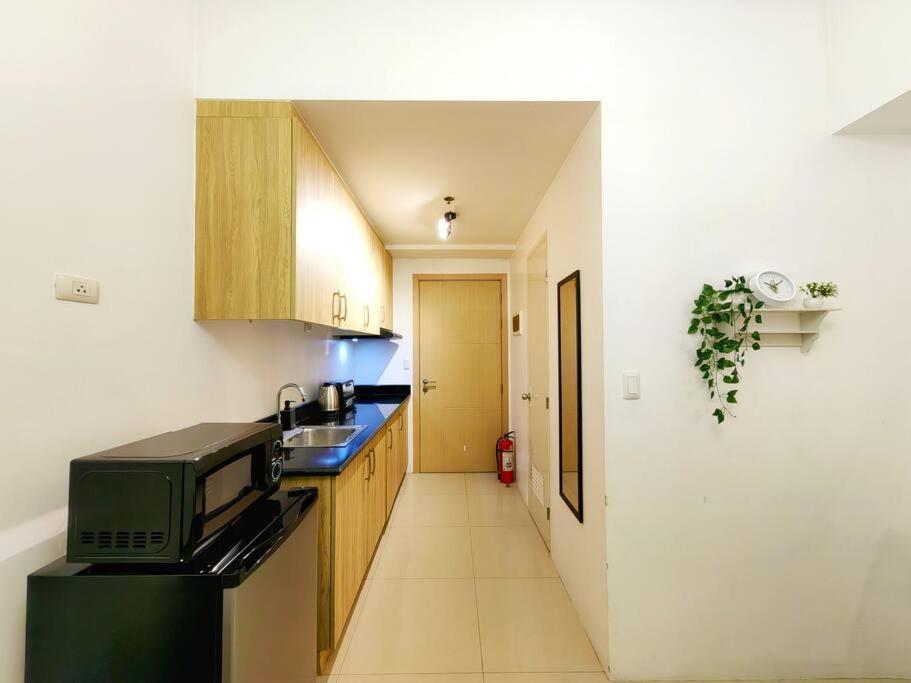 Apartment 1br Condotel W/ Balcony Sm Light Residences - Lt05 *
