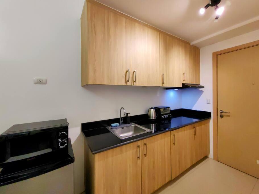 1br Condotel W/ Balcony Sm Light Residences - Lt05 Apartment *