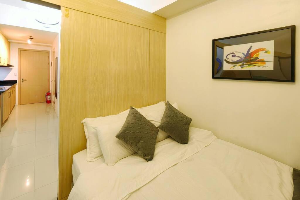 1br Condotel W/ Balcony Sm Light Residences - Lt05 * Manila
