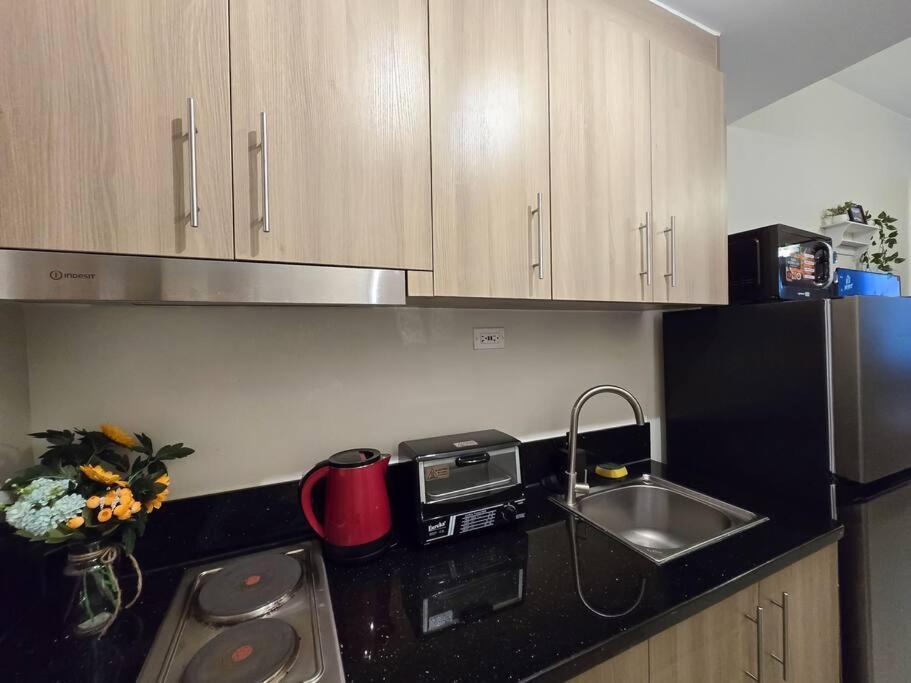 Apartment 1br Unit Condotel W Balcony Fame Residences -fm39 Manila