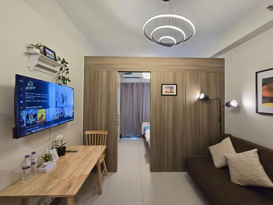 1br Unit Condotel W Balcony Fame Residences -fm39 Apartment Manila