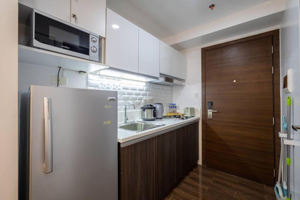 Air Residences - Elevate Escapes Makati, Location *