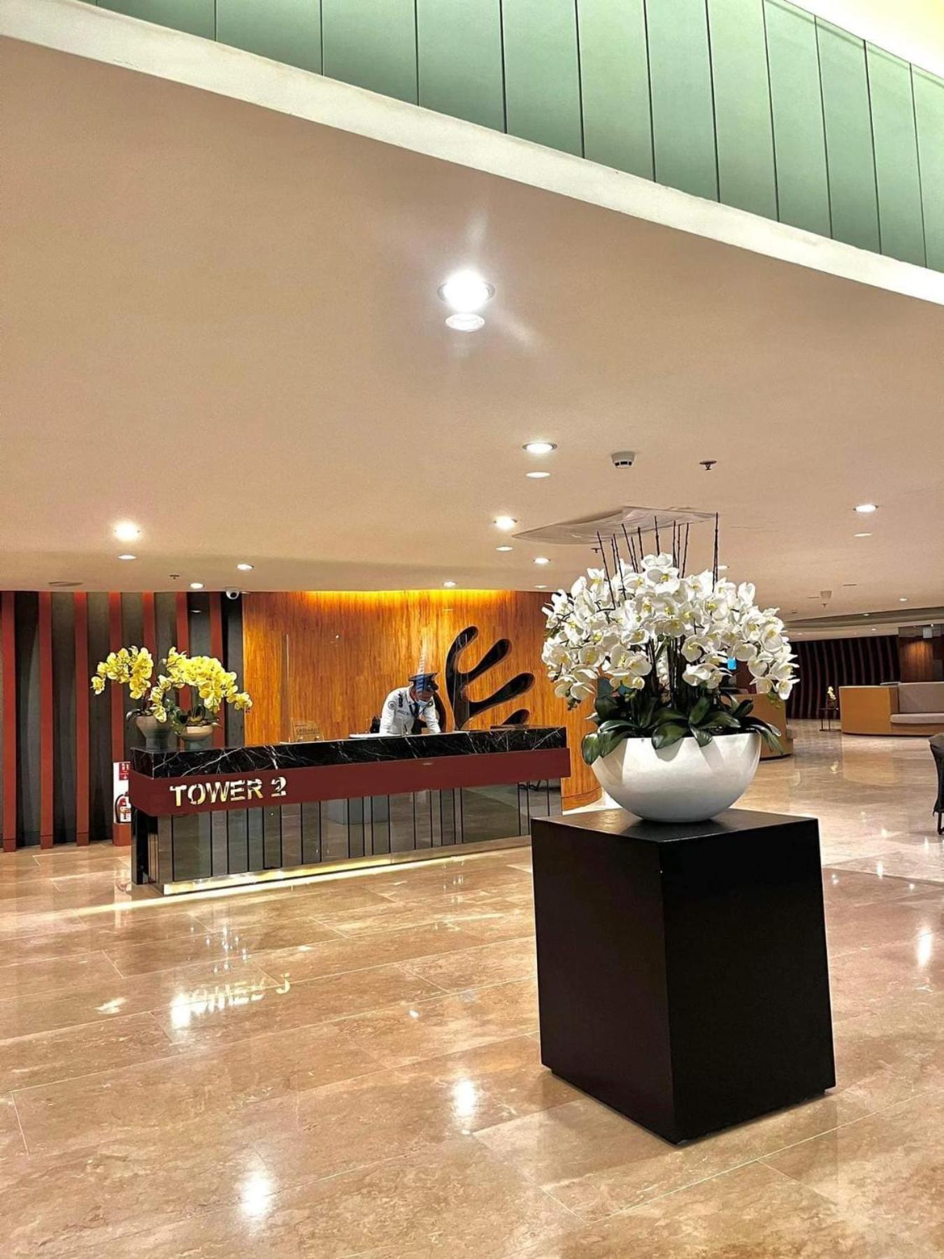 Shore 2 Residences High Speed Internet Walking Distance To Moa And Ikea Apartment Manila