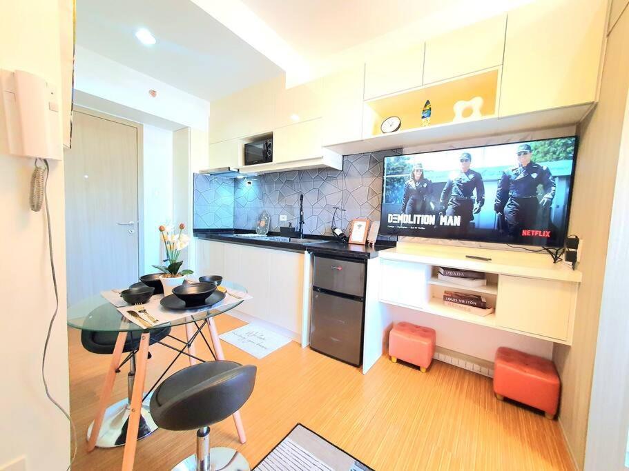 Mm Bgc, 15 Mins To Mckinley, Naia, Makati Cbd