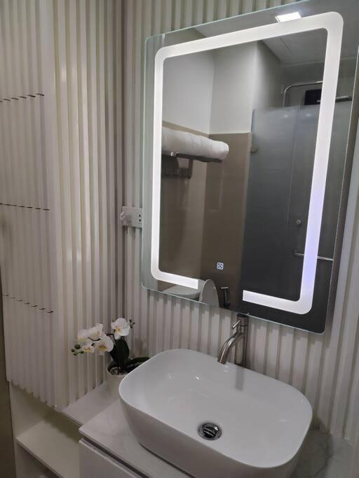 Georgia Luxe At Shore 2 Moa Apartment