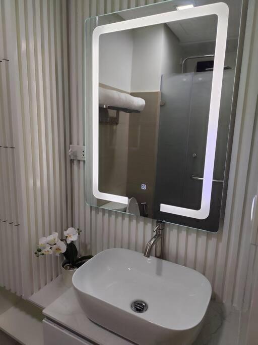 Apartment Georgia Luxe At Shore 2 Moa Manila