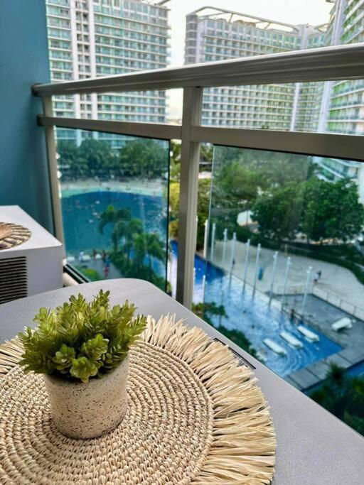 Azure Urban - Modern Gaming Staycation