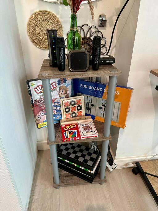 Azure Urban - Modern Gaming Staycation Apartment *