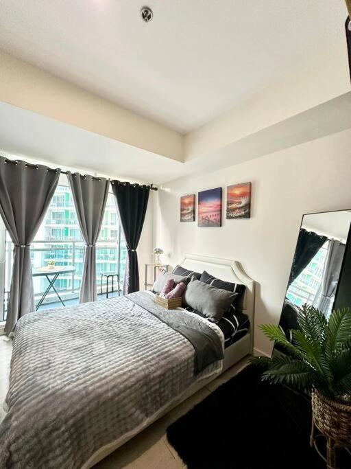 Azure Urban - Modern Gaming Staycation *